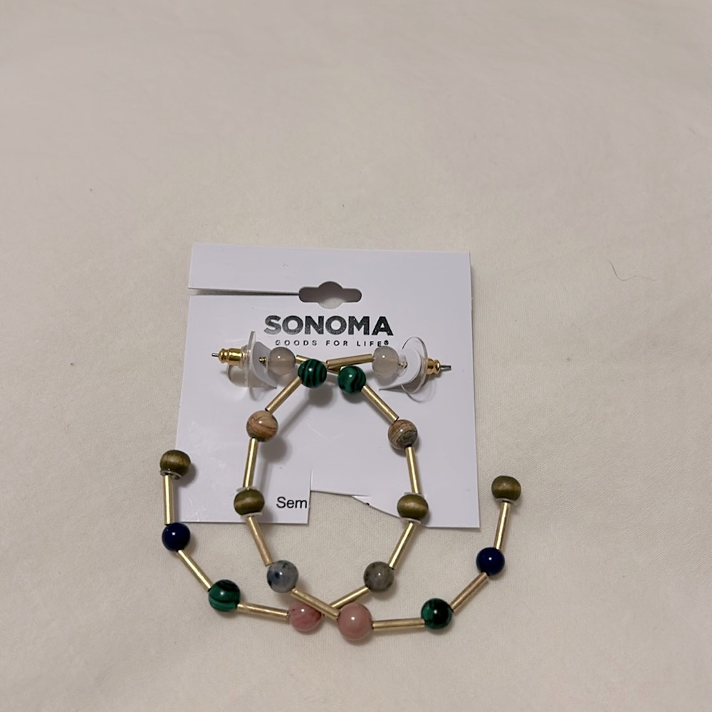 Beaded hoop earring, green and gold